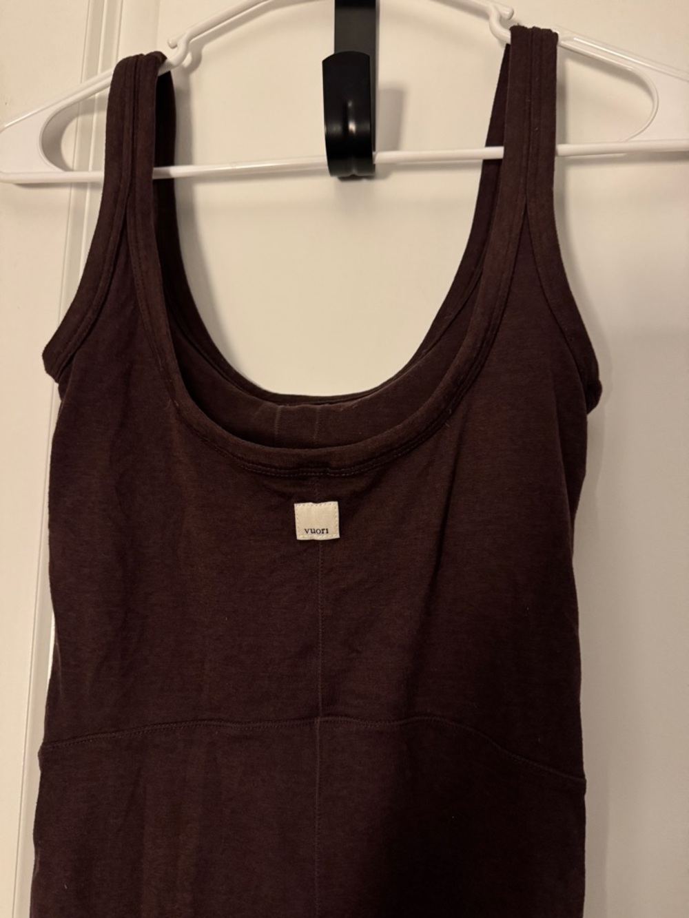 Vuori Sleeveless Wine-Colored Jumpsuit Romper - Picture 5 of 7
